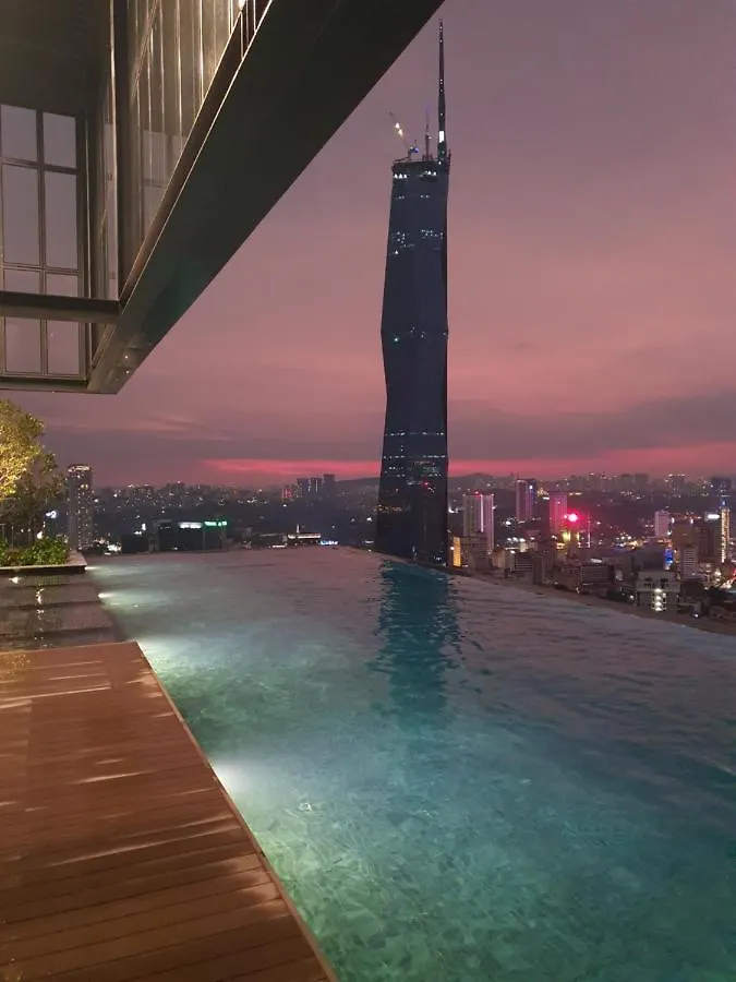 Infinity Pool/Lucentia Bbcc,Near Trx, Klcc, Pnb118 Apartment Kuala Lumpur